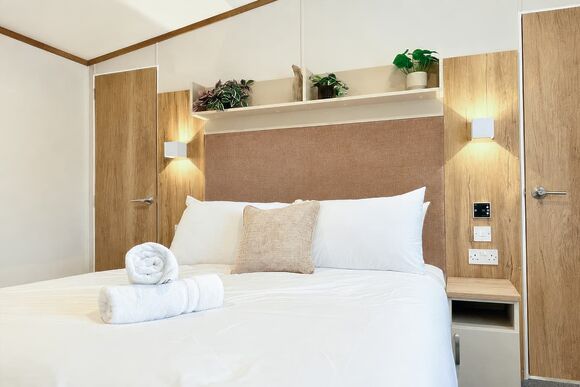 Signature Platinum 4 - Primley Meadow, Paignton