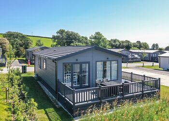 Exclusive 3 Bed HT - Penmarlam Lodge Retreat, Fowey