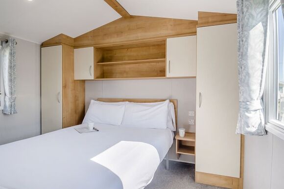 Bronze 2 Bedroom Caravan, Sleeps 6 P, Bronze 2 Bedroom Caravan, Sleeps 6 - Naze Marine, Walton-on-the-Naze 