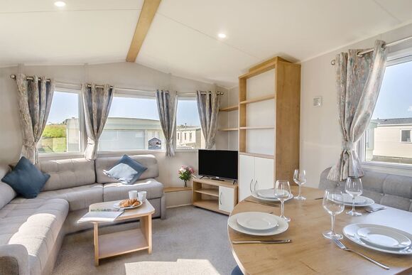 Bronze 2 Bedroom Caravan, Sleeps 6 P, Bronze 2 Bedroom Caravan, Sleeps 6 - Naze Marine, Walton-on-the-Naze 