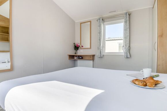 Bronze 2 Bedroom Caravan, Sleeps 6 P, Bronze 2 Bedroom Caravan, Sleeps 6 - Naze Marine, Walton-on-the-Naze 