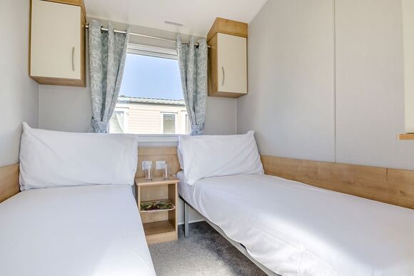 Bronze 2 Bedroom Caravan, Sleeps 6, Bronze 2 Bedroom Caravan, Sleeps 6 P - Naze Marine, Walton-on-the-Naze 