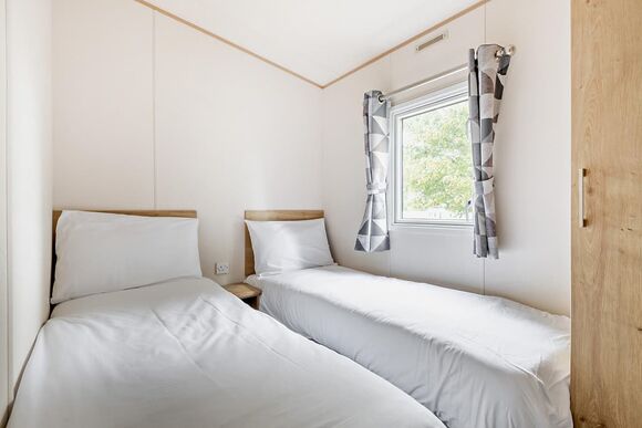 Bronze 3 Bedroom Caravan, Sleeps 8 - Naze Marine, Walton-on-the-Naze 