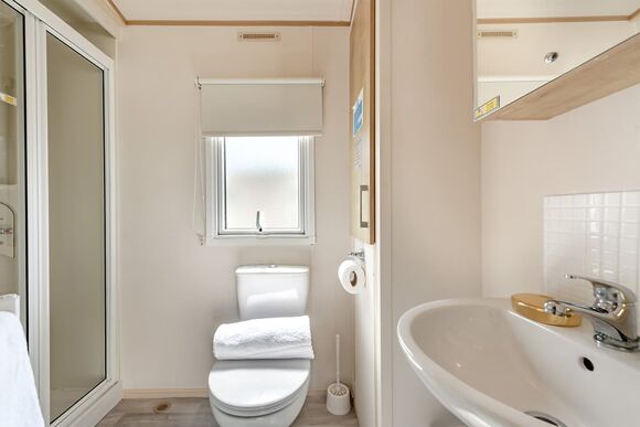Bronze 3 Bedroom Caravan, Sleeps 8 - Naze Marine, Walton-on-the-Naze 