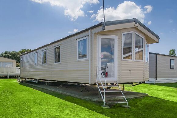 Gold 2 Bedroom Caravan, Sleeps 4 - Naze Marine, Walton-on-the-Naze 