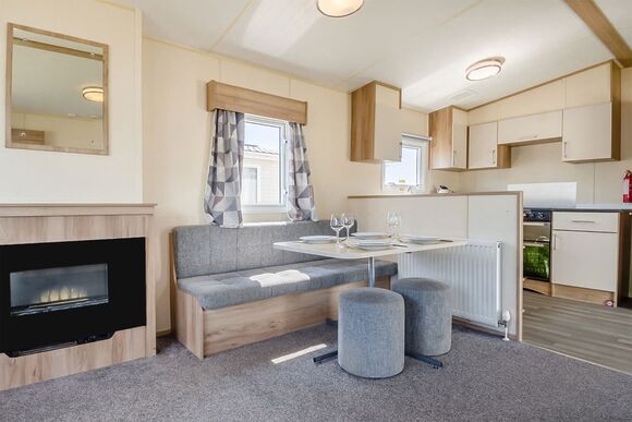 Gold 2 Bedroom Caravan, Sleeps 6 P, Gold 2 Bedroom Caravan, Sleeps 6 - Naze Marine, Walton-on-the-Naze 