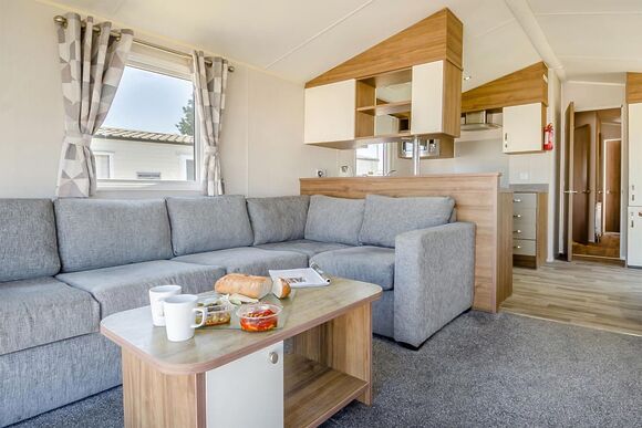 Silver Premium 3 Bedroom Caravan, Sleeps 8, Silver Premium 3 Caravan slps 8, decking - Naze Marine, Walton-on-the-Naze 