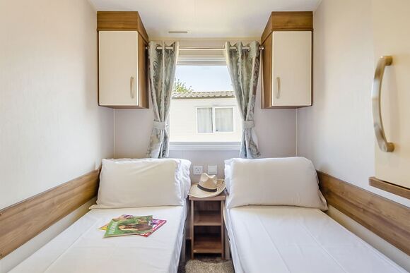 Silver Premium 3 Caravan slps 8, decking, Silver Premium 3 Bedroom Caravan, Sleeps 8 - Naze Marine, Walton-on-the-Naze 