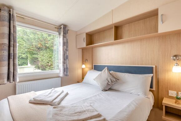 Gold 2 Bedroom Caravan, Sleeps 6. With decking. - Naze Marine, Walton-on-the-Naze 