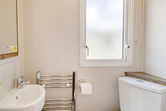 Silver Premium 3 Caravan slps 8, decking, Silver Premium 3 Bedroom Caravan, Sleeps 8 - Naze Marine, Walton-on-the-Naze 