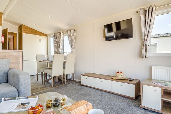 Silver Premium 3 Caravan slps 8, decking, Silver Premium 3 Bedroom Caravan, Sleeps 8, Silver Premium 3 Caravan slps 8, decking P - Naze Marine, Walton-on-the-Naze 