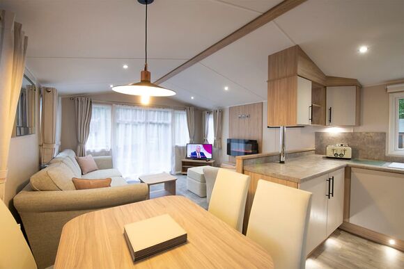 Gold Premium 3 Caravan slps 8 decking, Gold Premium Caravan with parking & decking - Naze Marine, Walton-on-the-Naze 