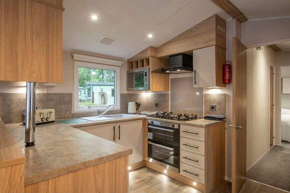 Gold Premium 3 Caravan slps 8 decking, Gold Premium Caravan with parking & decking - Naze Marine, Walton-on-the-Naze 