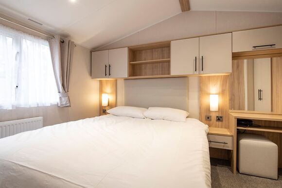 Gold Premium Caravan with parking & decking, Gold Premium 3 Caravan slps 8 decking - Naze Marine, Walton-on-the-Naze 