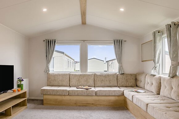 Silver 2 Bedroom Caravan, Sleeps 6 - Naze Marine, Walton-on-the-Naze 