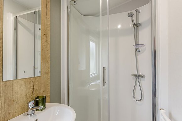 Silver 2 Bedroom Caravan, Sleeps 6 - Naze Marine, Walton-on-the-Naze 