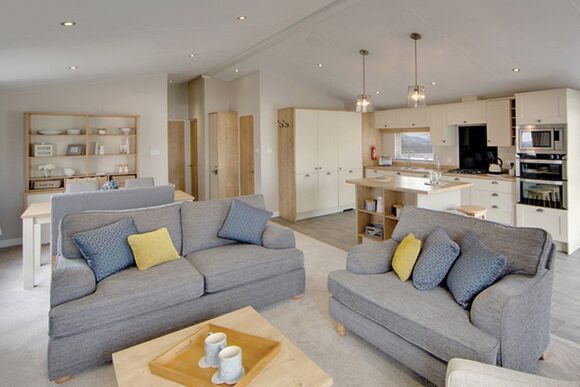 Billingham 2 Bed Lodge - Nodes Point, Ryde, Nr Bembridge