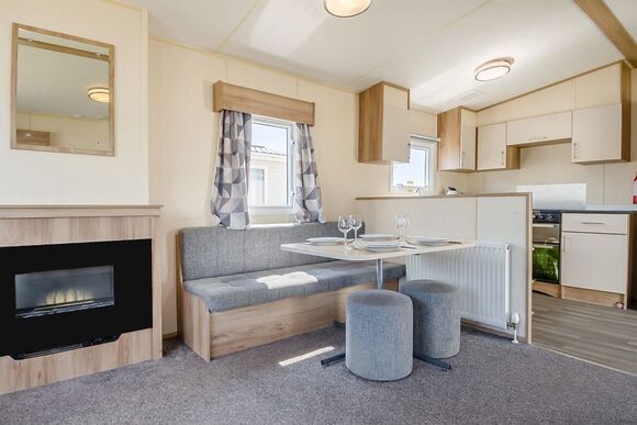 Gold Caravan with decking 6 P, Gold Caravan with decking 6 - Nodes Point, Ryde, Nr Bembridge