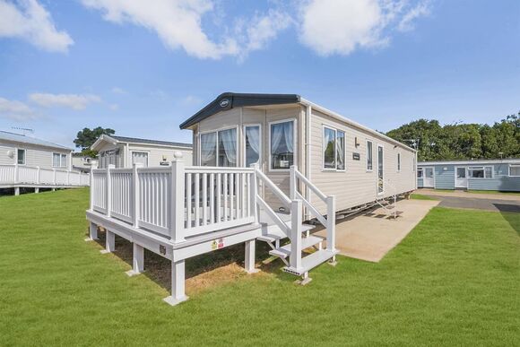 Gold Caravan with decking - Nodes Point, Ryde, Nr Bembridge