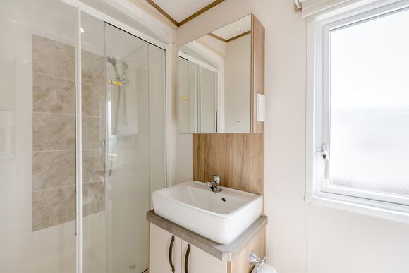 Gold Caravan with decking - Nodes Point, Ryde, Nr Bembridge