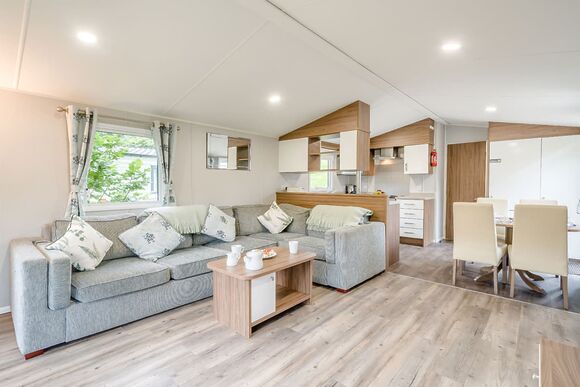 Gold Premium 3 Bedroom Caravan, Sleeps 8 - Nodes Point, Ryde, Nr Bembridge