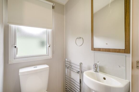 Gold Premium 3 Bedroom Caravan, Sleeps 8 - Nodes Point, Ryde, Nr Bembridge