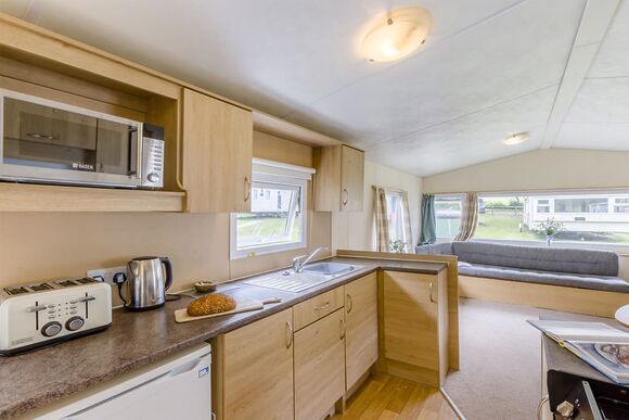 Silver 2 Bedroom Caravan, Sleeps 6 - Nodes Point, Ryde, Nr Bembridge