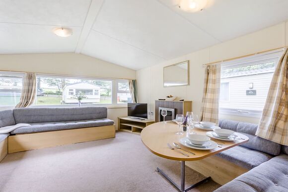 Silver 2 Bedroom Caravan, Sleeps 6, Silver 2 Bedroom Caravan, Sleeps 6 P - Nodes Point, Ryde, Nr Bembridge