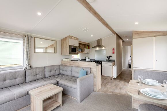 Silver Caravan with decking P, Silver Caravan with decking - Nodes Point, Ryde, Nr Bembridge