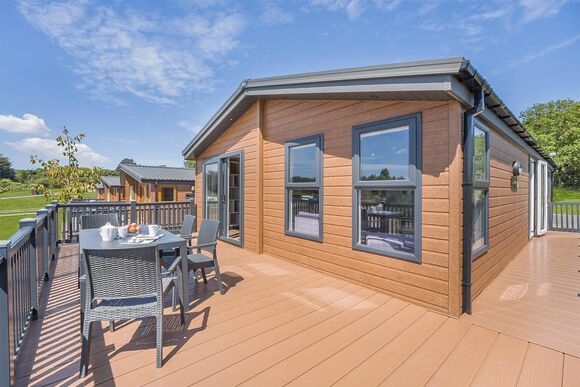 Prestige Lodge, parking, ensuite, decking & SV 4 - Nodes Point, Ryde, Nr Bembridge