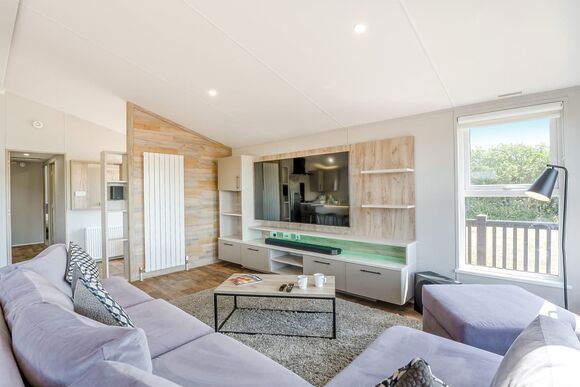 Prestige Lodge, parking, ensuite, decking & SV 4 - Nodes Point, Ryde, Nr Bembridge