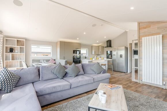 Prestige Lodge, parking, ensuite, decking & SV 4, Prestige Lodge, parking, ensuite, decking & SV 4 P - Nodes Point, Ryde, Nr Bembridge