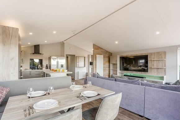 Prestige Lodge, parking, ensuite, decking & SV 4 P, Prestige Lodge, parking, ensuite, decking & SV 4 - Nodes Point, Ryde, Nr Bembridge