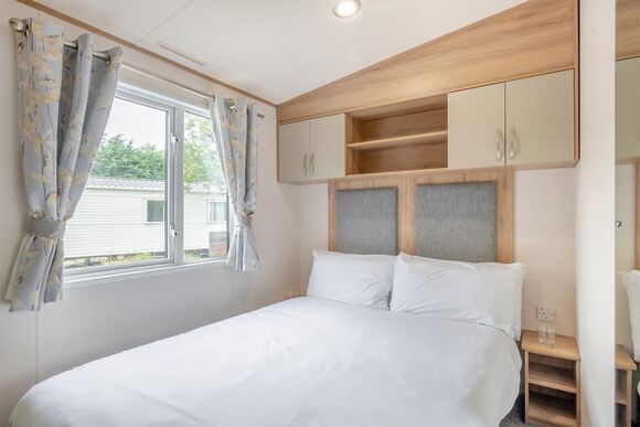 Gold Caravan, Sleeps 6. Parking, deck and sv P - Nodes Point, Ryde, Nr Bembridge