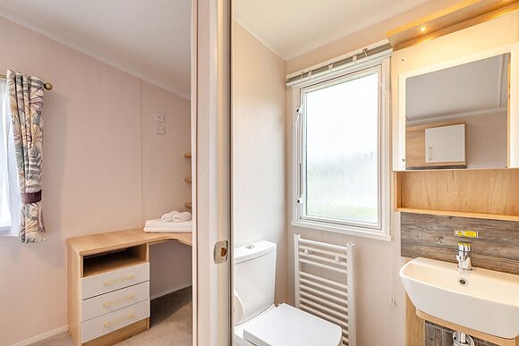 Gold Premium 2 slps 6 parking, decking, sea view P - Nodes Point, Ryde, Nr Bembridge