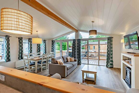 Deluxe Lodge with parking, decking & sea view - Ocean Edge, Morecambe Bay