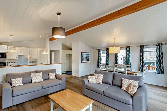 Deluxe Lodge with parking, decking & sea view - Ocean Edge, Morecambe Bay
