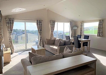 Comfort Lodge Hot Tub 4