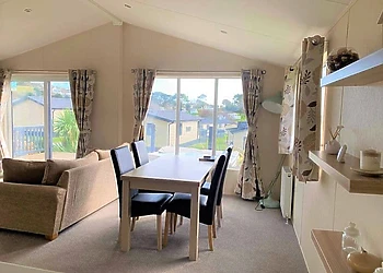 Comfort Lodge Hot Tub 4