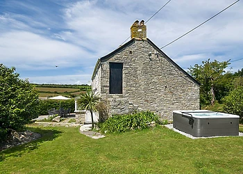 Classic Caravan Hot Tub 4 