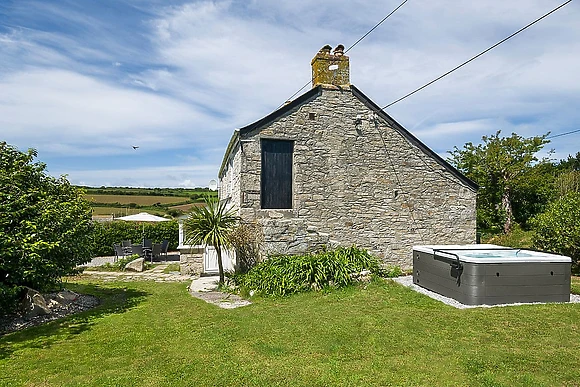 Classic Caravan Hot Tub 4 