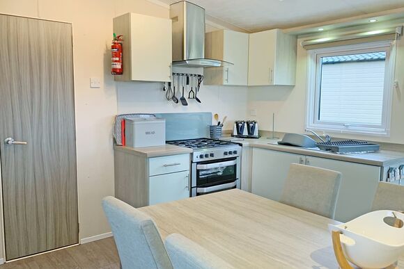 Classic Caravan 6 - Praa Sands Holiday Park, Penzance