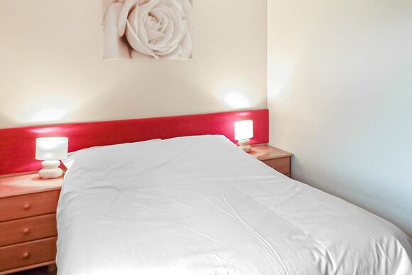 Typical PV 2 Bed Silver House 4 (Pet) 