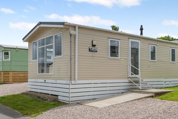 Silver Caravan with decking - Regent Bay, Westgate, Morecambe