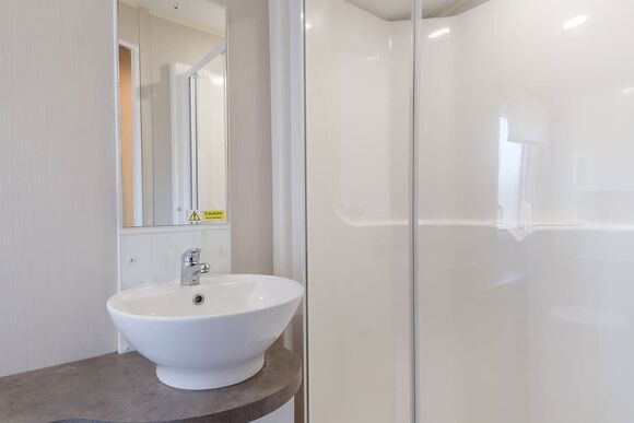 Silver Premium 3 Bedroom Caravan, Sleeps 8 - Regent Bay, Westgate, Morecambe