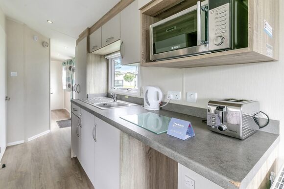 Bronze Caravan with parking 6 - Romney Sands, New Romney