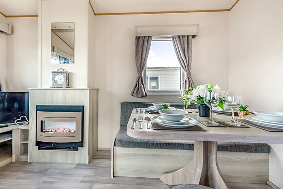 Bronze 3 Bedroom Caravan, Sleeps 8 - Romney Sands, New Romney