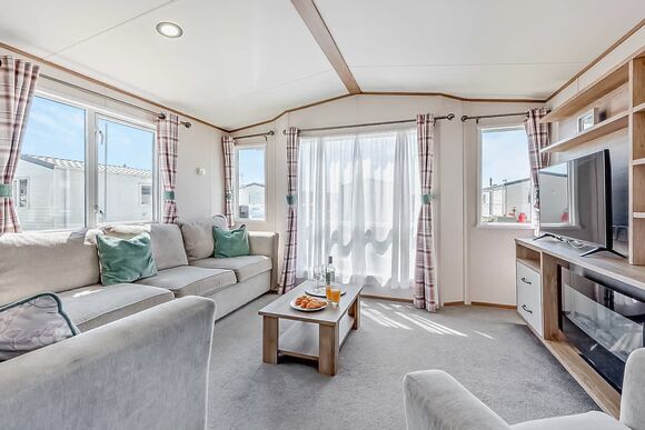 Gold 2 Bedroom Caravan, Sleeps 6. With parking & decking - Sandy Bay, Ashington