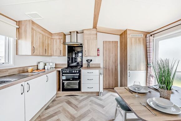 Gold 2 Bedroom Caravan, Sleeps 6. With parking & decking - Sandy Bay, Ashington