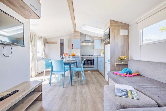 Gold 3 Bedroom Caravan, Sleeps 6. With parking & decking - Sandy Bay, Ashington